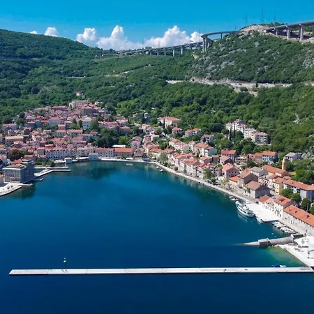 Luxury Paula Apartment