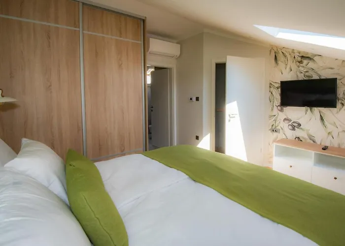 Luxury Paula * Bakar